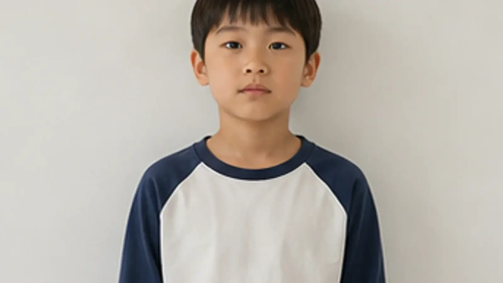 오디션 지원 준비물과 자기소개 영상을 점검하는 책상 위 모습